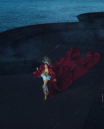 شاهد .. أجرأ جلسة تصوير لـ نادين الراسي وما ارتدته حديث الجمهور