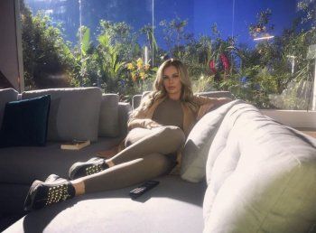 شاهد .. جولة في منزل نيكول سابا ويوسف الخال الذي يعكس ذوقهما الرفيع - بالصور