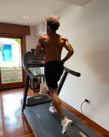 شاهد .. محمد صلاح يلجأ إلى العلاج العربي القديم