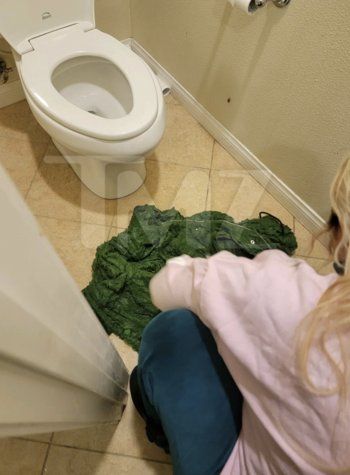 شاهد .. بالصور - مسرح جريمة آرون كارتر