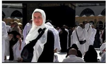 شاهد .. بعد خلع حلا شيحة حجابها.. شقيقتها هنا تطل وهي ترتديه