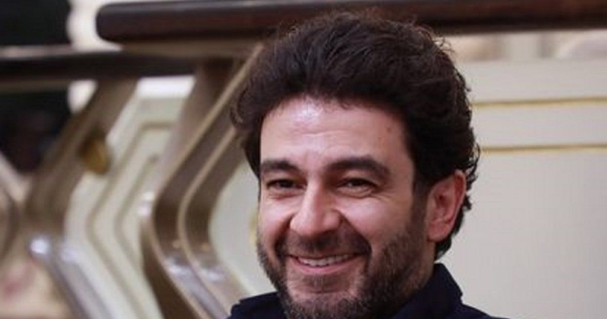 شاهد .. عاصم حواط يغني للبصل بعد ارتفاع سعره