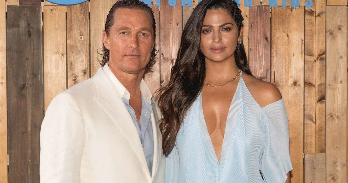 شاهد .. ماثيو ماكونهي يتعرض لحادث طائرة خطير وزوجته تعلق