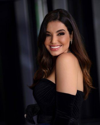 شاهد .. ليال الاختيار تتألق بفستان رائع الجمال من تصميم نور فتح الله -بالصور