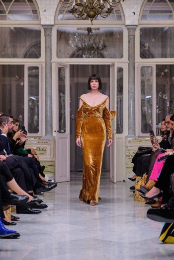 شاهد .. عرض أزياء مرجان لخريف وشتاء 2024-2023 يضيء سماء بيروت