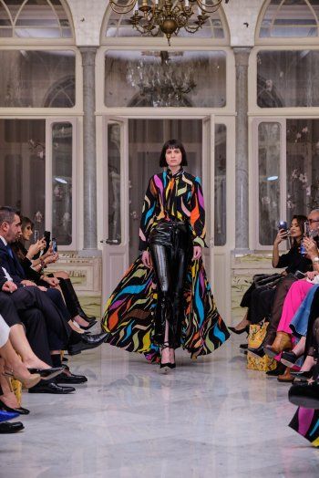 شاهد .. عرض أزياء مرجان لخريف وشتاء 2024-2023 يضيء سماء بيروت