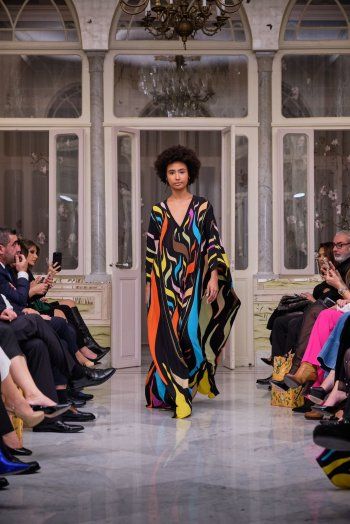 شاهد .. عرض أزياء مرجان لخريف وشتاء 2024-2023 يضيء سماء بيروت