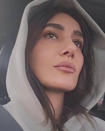 شاهد .. أول صورة رسمية لـ حلا شيحة بعد خلعها الحجاب.. بدت جميلة للغاية