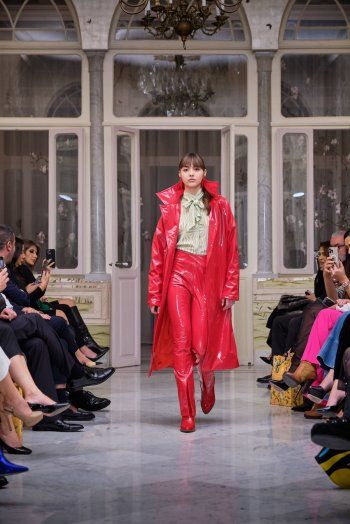 شاهد .. عرض أزياء مرجان لخريف وشتاء 2024-2023 يضيء سماء بيروت