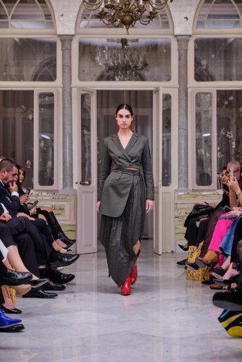 شاهد .. عرض أزياء مرجان لخريف وشتاء 2024-2023 يضيء سماء بيروت