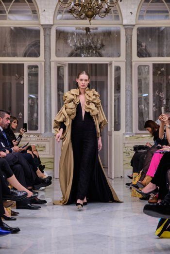 شاهد .. عرض أزياء مرجان لخريف وشتاء 2024-2023 يضيء سماء بيروت