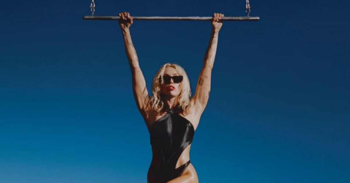 شاهد .. مايلي سايرس تكسر الرقم القياسي في المملكة المتحدة