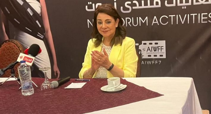 درية شرف الدين عايزة ترجع نادي السينما من جديد