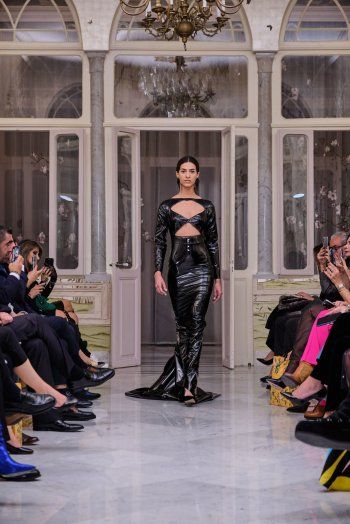 شاهد .. عرض أزياء مرجان لخريف وشتاء 2024-2023 يضيء سماء بيروت