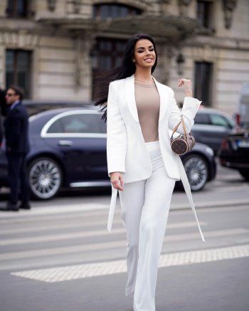 شاهد .. بالصور- ملكة جمال كرواتيا تتألق بإطلالاتها في أسبوع الموضة في باريس