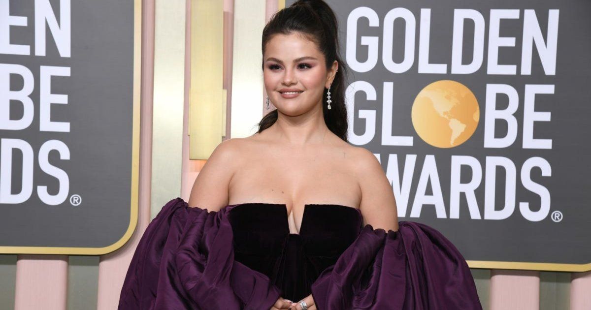 شاهد .. بعد أزماتها العديدة.. سيلينا غوميز ترجو من الجمهور أن يكونوا ألطف