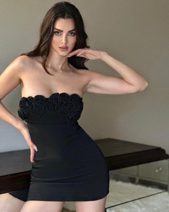 شاهد .. ماهلاغا جابري تتألق بفستان أسود قصير.. ورشاقتها حديث الجمهور