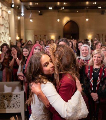 شاهد .. صور من حفلة الحناء للأميرة إيمان بنت عبد الله الثاني