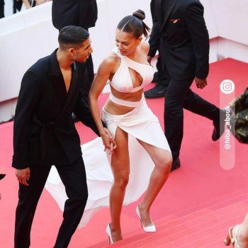 شاهد .. هل عادت المياه لمجاريها بين أشرف حكيمي وزوجته.. صور تثير البلبلة