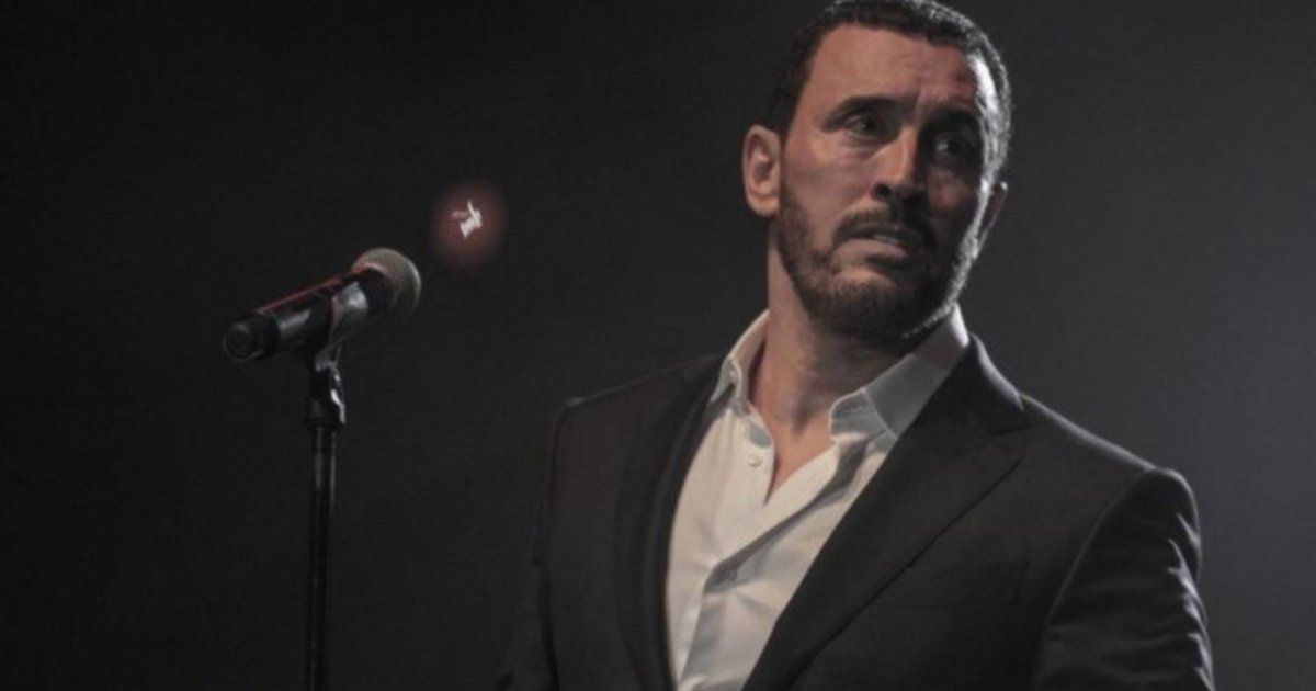 شاهد .. كاظم الساهر يفجع بوفاة أحد أعضاء فرقته الموسيقية