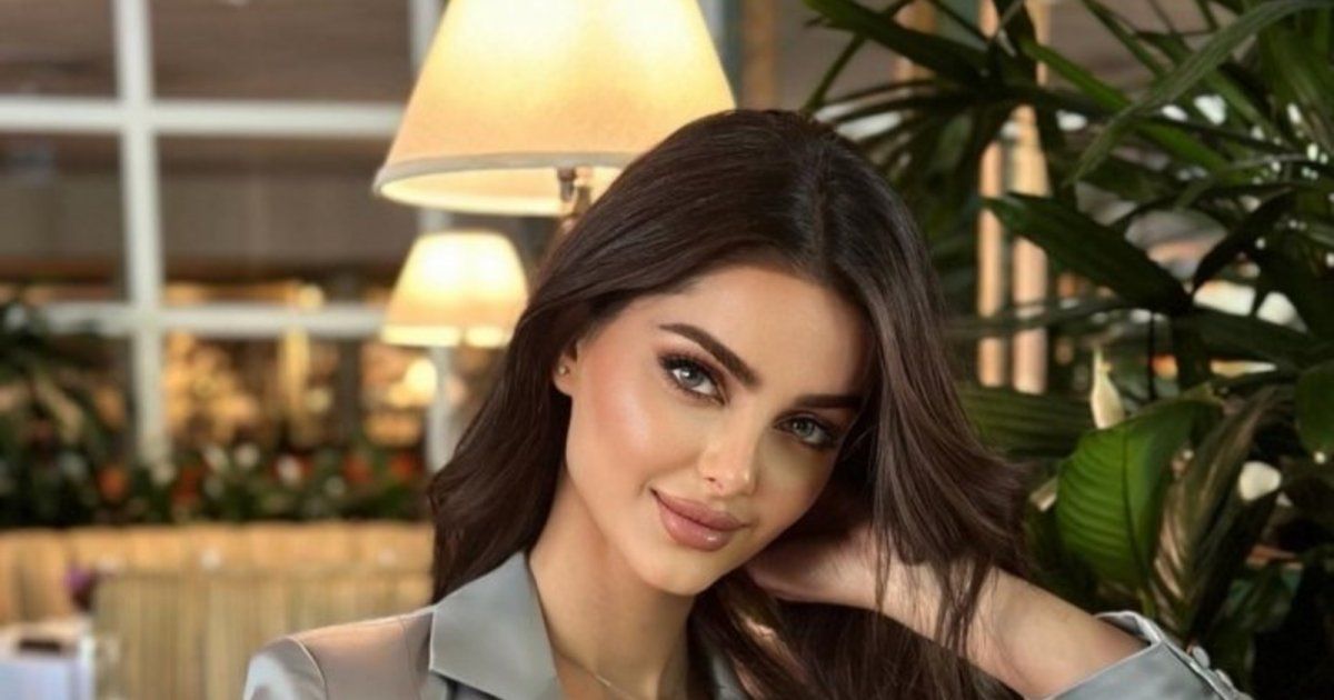 شاهد .. ماهلاغا جابري تتألق بفستان أسود قصير.. ورشاقتها حديث الجمهور