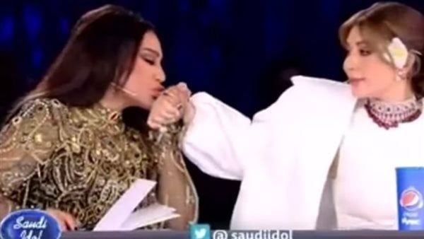 مش هتصدق الي هتشوفه بعينك .. الملكة أحلام بتبوس إيد أصالة