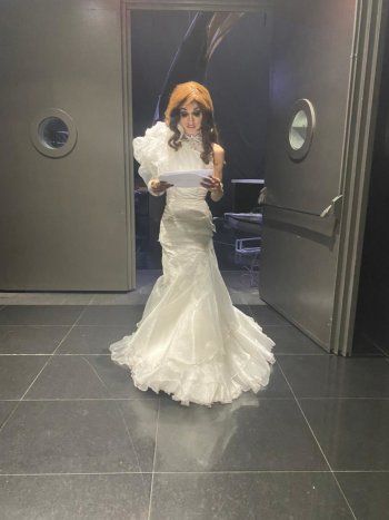 شاهد .. خاص- باسم فغالي يعلق على إرتدائه فستان نجوى كرم وهذا ما كشفه عن فريال كريم