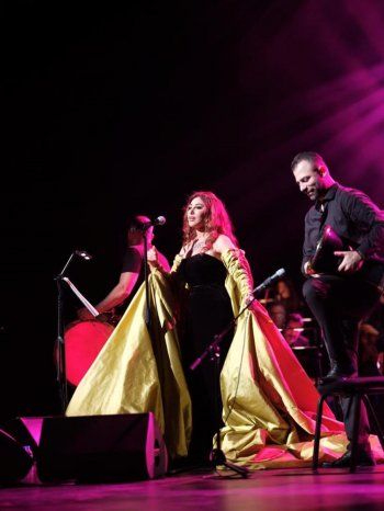 شاهد .. نجوى كرم تُشعل الأجواء في دبي وتأسر الحضور بموال لـ الإمارات -بالصور والفيديو