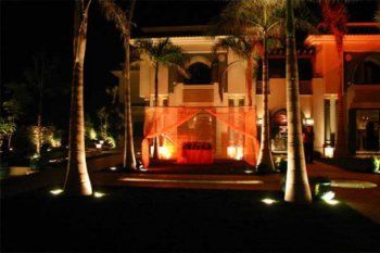 شاهد .. سعره 50 مليون.. صور لقصر عمرو دياب الخيالي ستصيبكم بالذهول