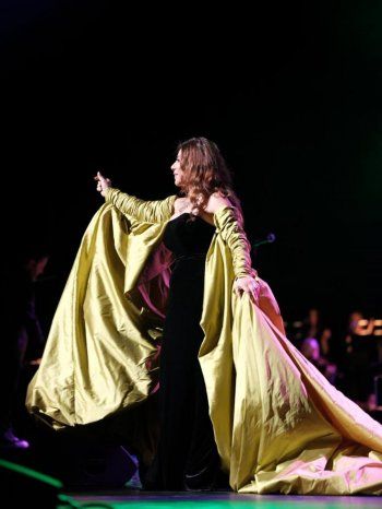 شاهد .. نجوى كرم تُشعل الأجواء في دبي وتأسر الحضور بموال لـ الإمارات -بالصور والفيديو