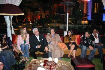 شاهد .. سعر خيالي لساعة عمرو دياب.. وهذه مميزاتها