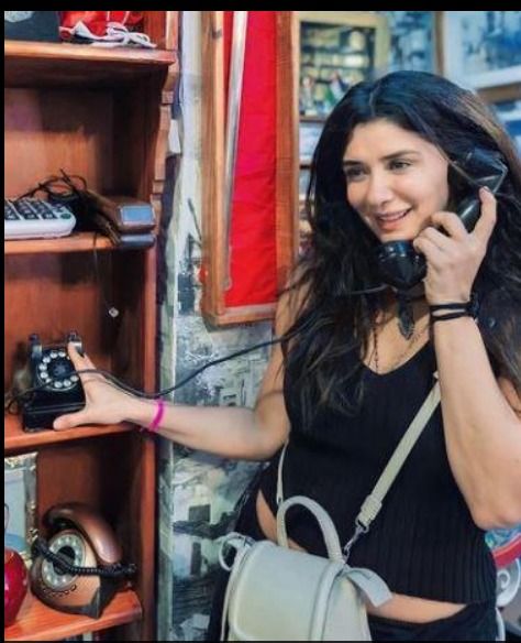 غادة عادل القمر الي مبيكبرش : السن مجرد رقم – شاهد