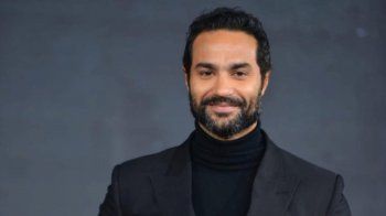 شاهد .. خاص - هكذا وصف كريم فهمي الآراء المصرية .. وهل خاف من الجرأة في مسلسل " أزمة منتصف العمر " ؟