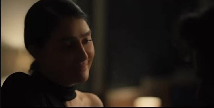 غادة عبد الرازق راجعة بالتقيل : تلات شخصيات مرة واحدة