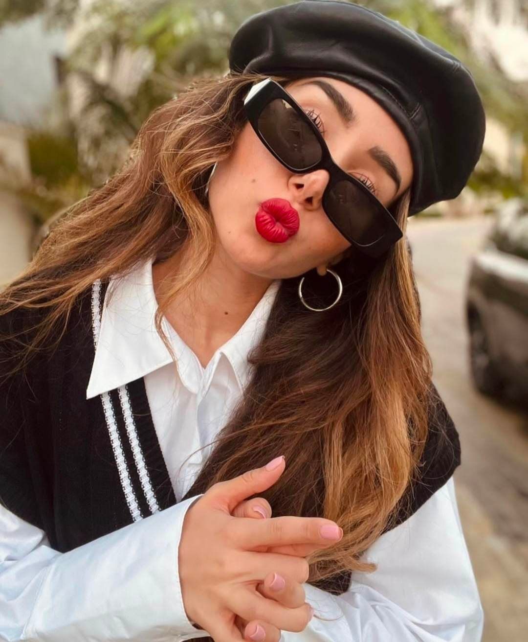 هنا الزاهد : قمر ماشي بين نجوم السينما