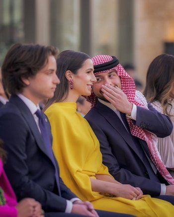 شاهد .. إليكم سعر فستان ولي العهد الأردني في حفل زفاف الأميرة إيمان