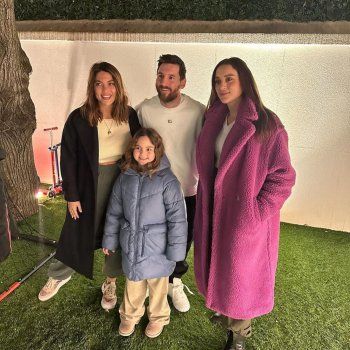 شاهد .. معتصم النهار ولين برنجكجي يلتقيان ليونيل ميسي.. وصورهم حديث الساعة