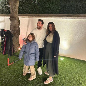 شاهد .. معتصم النهار ولين برنجكجي يلتقيان ليونيل ميسي.. وصورهم حديث الساعة