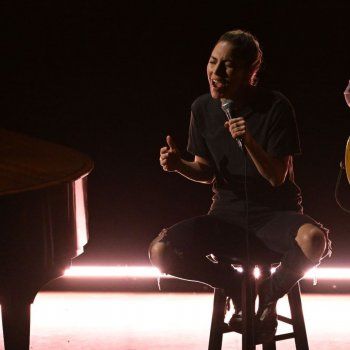 شاهد .. إطلالة بسيطة ومن دون مكياج..ليدي غاغا تصدم الحضور في حفل الأوسكار