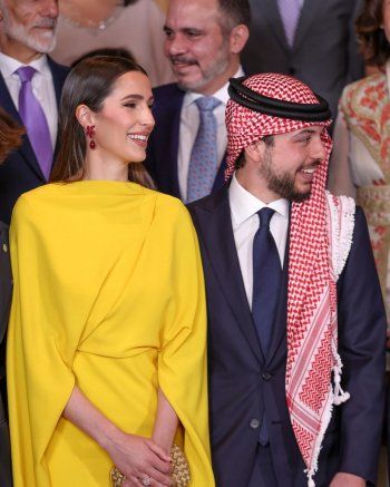 شاهد .. إليكم سعر فستان ولي العهد الأردني في حفل زفاف الأميرة إيمان