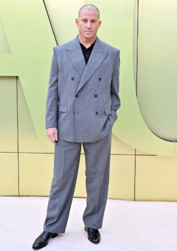 شاهد .. أفضل إطلالات المشاهير في عرض فيرساتشي وجيجي حديد وكيندال جينر على خشبة المسرح