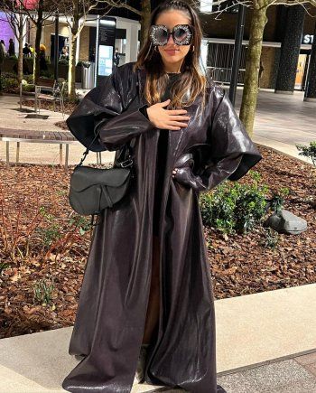 شاهد .. بالصورة- جنا عمرو دياب تظهر بنظارة غير مألوفة وهكذا علقت