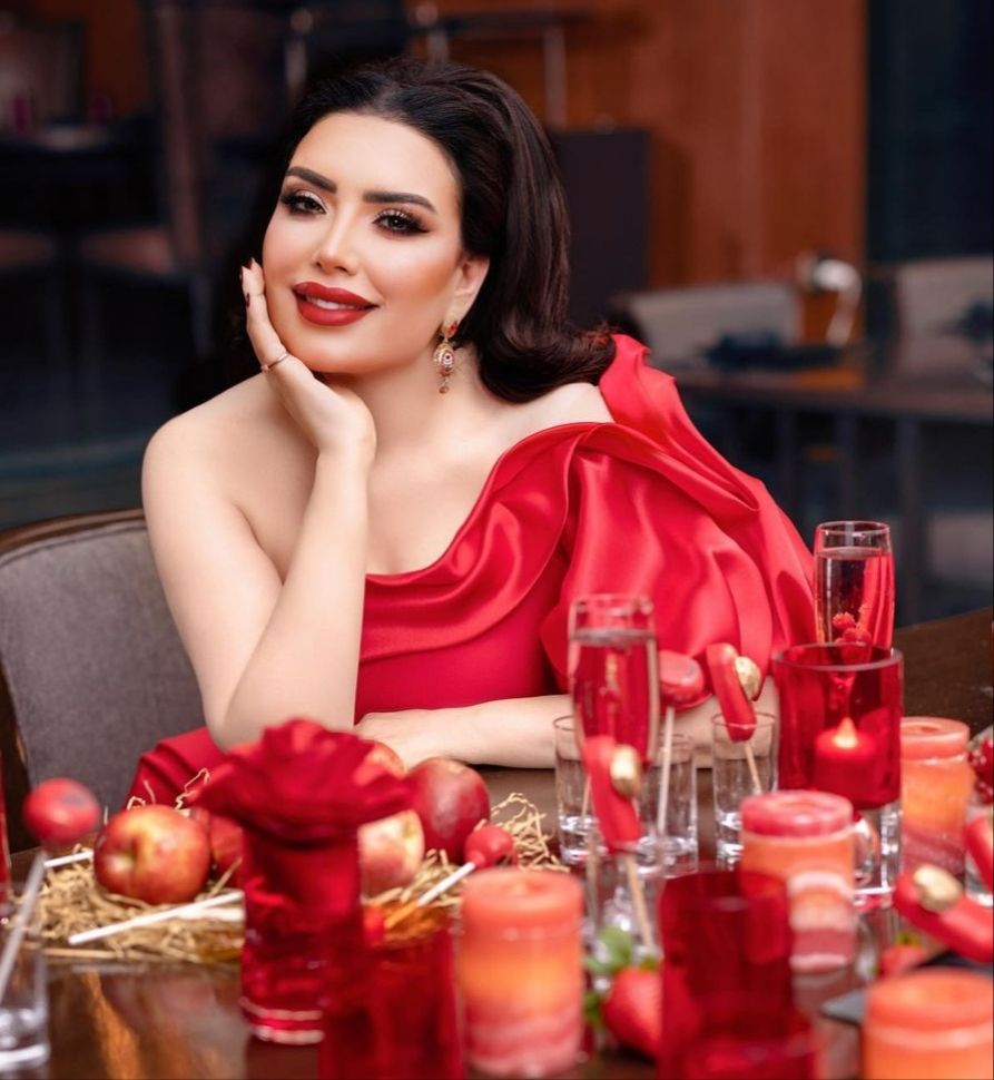 عبير صبري تحتفل بعيد ميلادها :” كل سنة وحلوين برج الحوت حلوين”