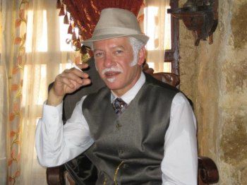 شاهد .. خاص - فادي إبراهيم يجسد هذين الدورين في مسلسلَي " سر وقدر" و" الأجهر " ويكشف عن مسرحيته " لما صرت إنسان "