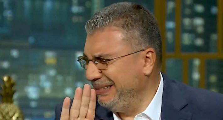 انهيار عمرو الليثي بالبكاء علي الهواء