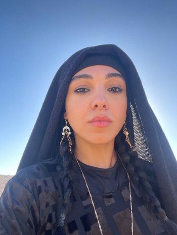 شاهد .. بالصور- سلمى أبو ضيف تظهر بالزي الصعيدي من كواليس مسلسل "المداح أسطورة العشق"