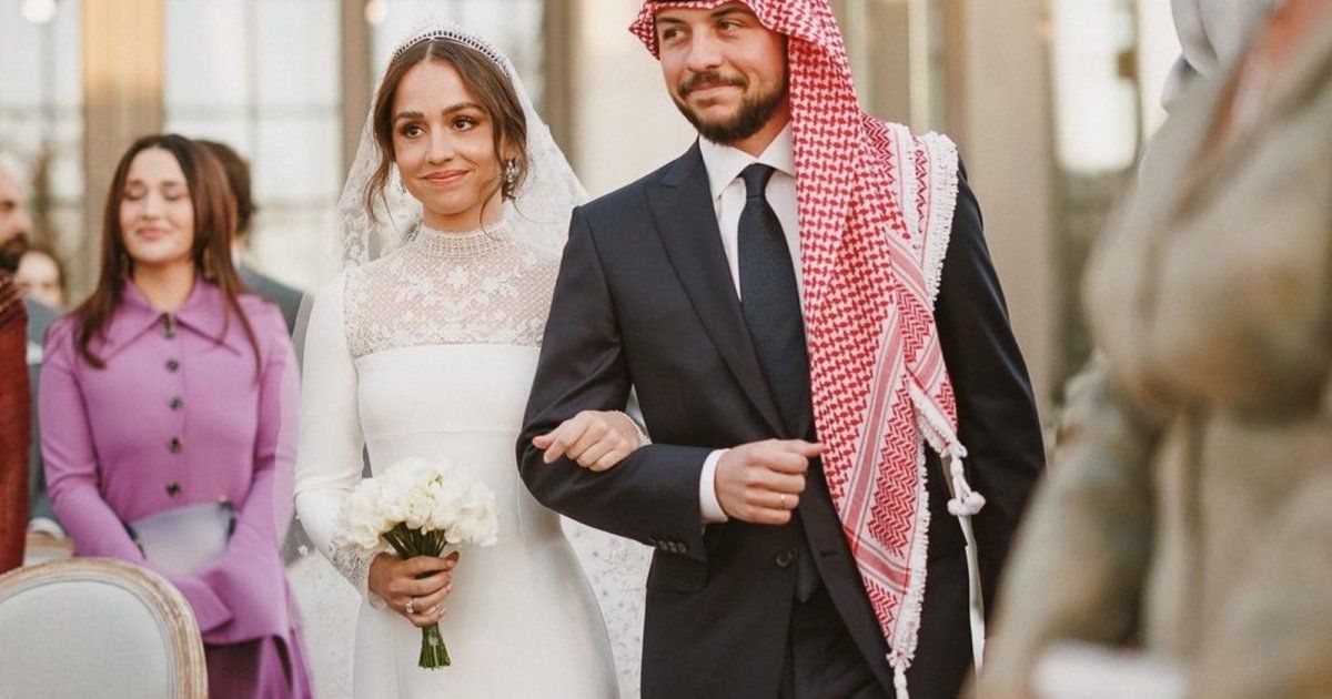 شاهد .. بعد زواجها..ولي العهد الأردني الأمير حسين يوجه رسالة مؤثرة لشقيقته الأميرة إيمان