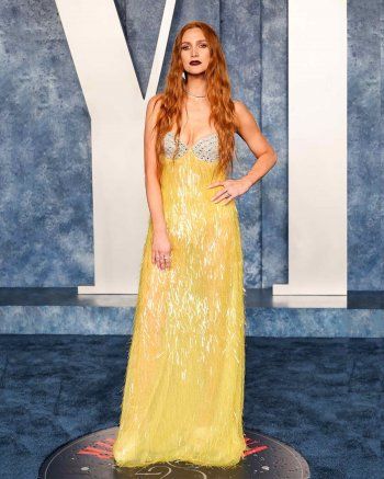 شاهد .. 7 إطلالات مميزة من توقيع طوني ورد في الأوسكار و Vanity Fair - بالصور