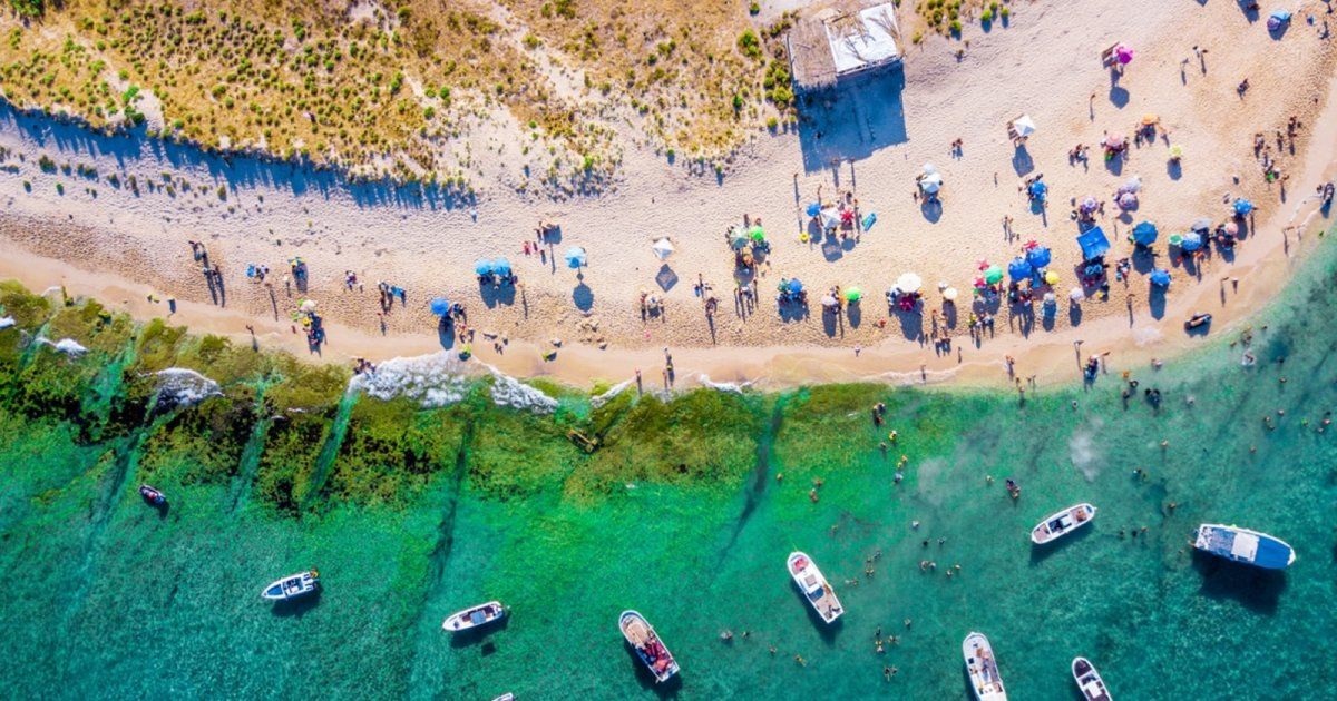شاهد .. خاص- جزر النخيل جنة مصغرة مقابل مدينة طرابلس اللبنانية تضم محمية طبيعية وتستقطب السياح إلى شواطئها الذهبية