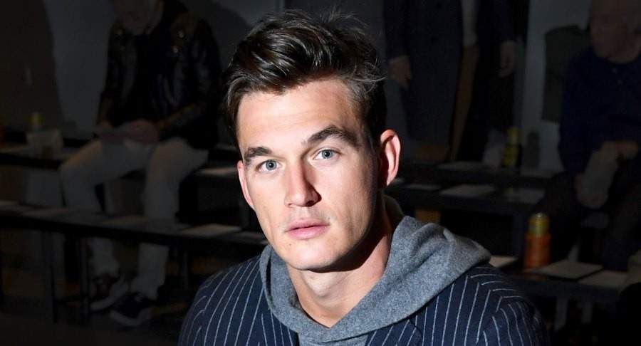 شاهد .. تايلر كاميرون عن مواعدته لجيجي حديد.."كنت أذهب الى الحمام لطلب المال من أبي"